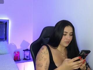 Lola Dove webcam model stream image