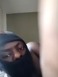 Bra-G webcam model stream image