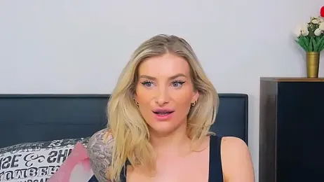 Lia_Benini webcam model stream image