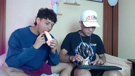 TwoHotTrouble_ webcam model stream image