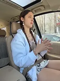 DollyTall webcam stripchat model stream image