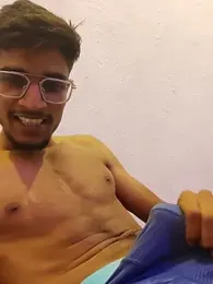 kaushikhotty webcam stripchat model stream image