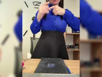 Fox_Black webcam model stream image