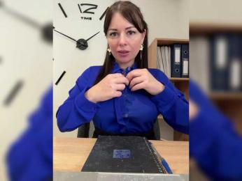 Fox_Black webcam model stream image