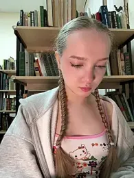 bambi_lu webcam stripchat model stream image