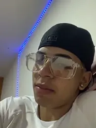 JoanG10 webcam model stream image