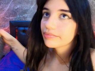 Millie Blu webcam model stream image