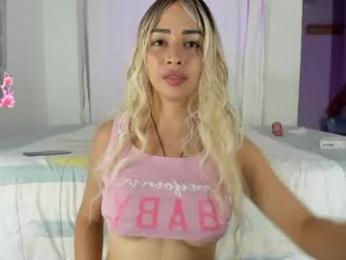 issalovexxx webcam chaturbate model stream image