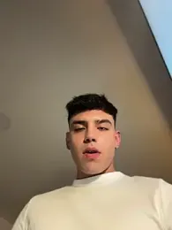 aronnhidden webcam model stream image