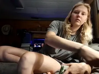 Ryan_and_Aurora webcam model stream image