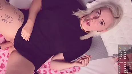 sarah_sky_official webcam stripchat model stream image