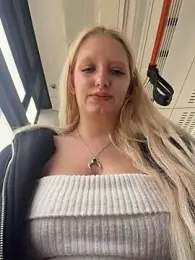 Mila_NoRules webcam model stream image